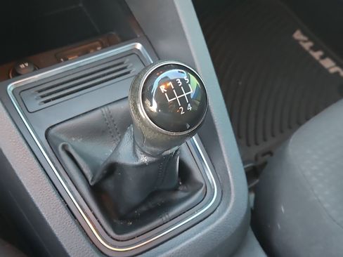 Used 2016 Volkswagen Jetta S image 23