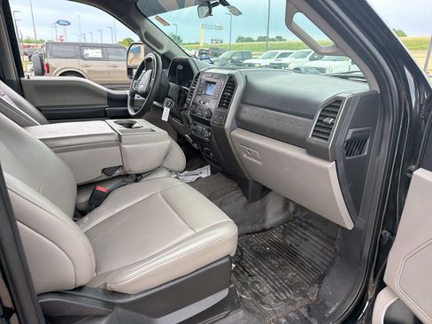 Used 2021 Ford F250 XL w/ Power Equipment Group image 12