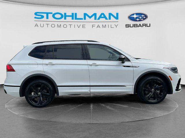 Certified 2023 Volkswagen Tiguan SE R-Line AWD/4WD image 4