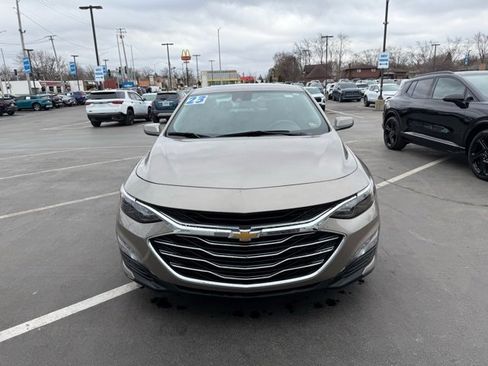 Used 2023 Chevrolet Malibu LT image 2
