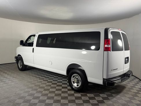 Used 2025 Chevrolet Express 3500 LT w/ LT Preferred Equipment Group RWD image 3
