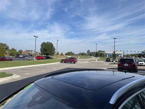 Used 2019 Audi e-tron Prestige image 8