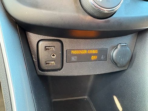 Used 2020 Chevrolet Trax LT w/ LT Convenience Package image 20