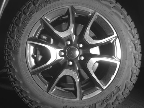 Used 2025 Jeep Compass Trailhawk image 12