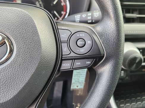 Used 2025 Toyota RAV4 LE FWD image 30