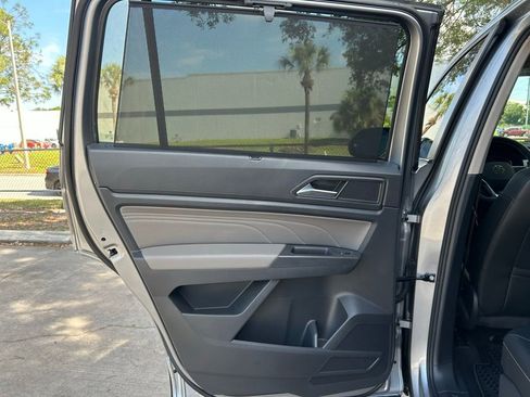 Used 2023 Volkswagen Atlas SE w/ Black Wheel Package image 62