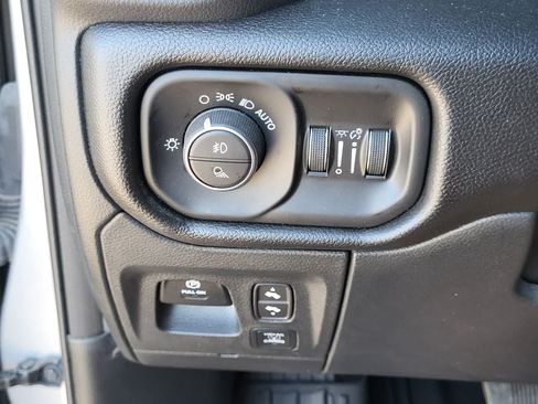 Used 2025 RAM 1500 Big Horn AWD/4WD image 18