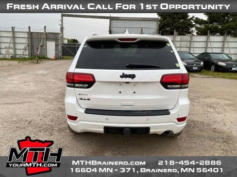 Used 2021 Jeep Grand Cherokee Laredo X AWD/4WD image 7
