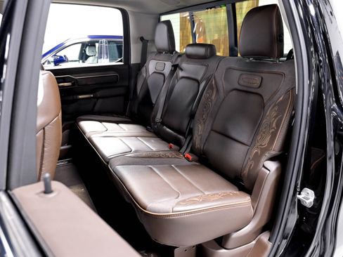 Used 2025 RAM 1500 Limited AWD/4WD image 16