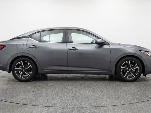 Used 2025 Nissan Sentra SV FWD image 11