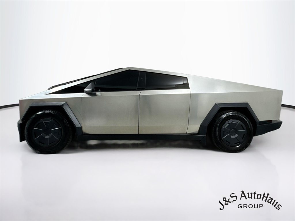 Used 2024 Tesla Cybertruck AWD Crew Cab image 4