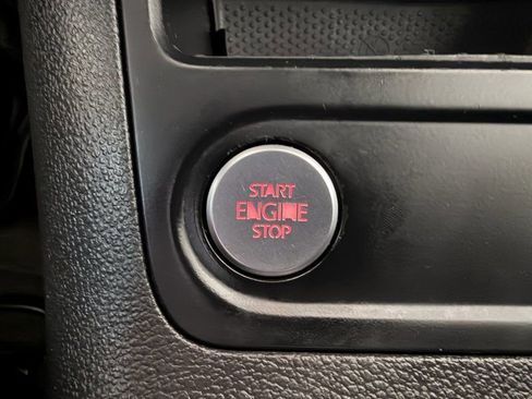 Used 2014 Volkswagen Tiguan SE image 26