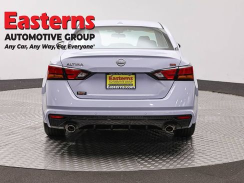 Used 2025 Nissan Altima 2.5 SR w/ SR Premium Package FWD image 6