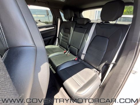 Used 2023 Porsche Cayenne Platinum Edition AWD/4WD image 33