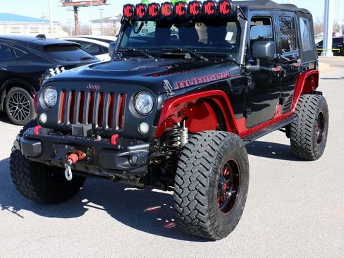 Used 2017 Jeep Wrangler Unlimited Rubicon image 2