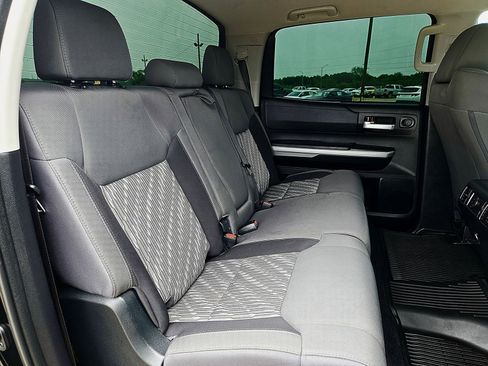 Used 2020 Toyota Tundra SR5 w/ SR5 Upgrade Package AWD/4WD image 24