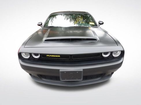Used 2018 Dodge Challenger R/T w/ Driver Convenience Group RWD image 16