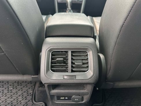 Used 2018 Volkswagen Tiguan SEL Premium AWD/4WD image 14