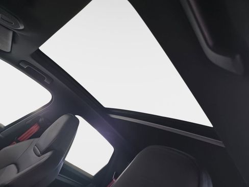 Used 2024 Porsche Cayenne S image 29