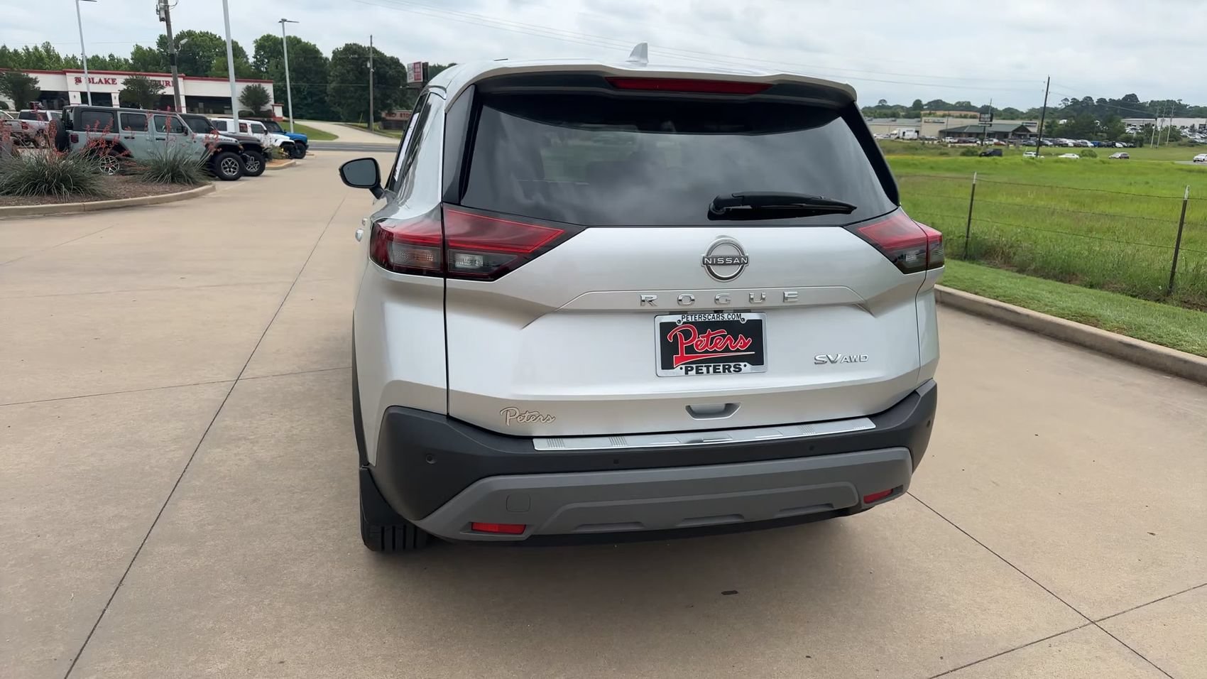 Used 2023 Nissan Rogue SV AWD/4WD image 8