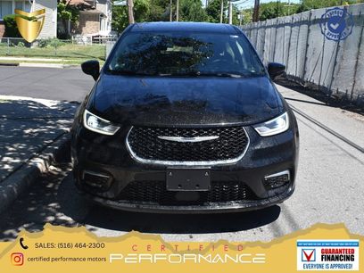 Used 2024 Chrysler Pacifica Touring-L