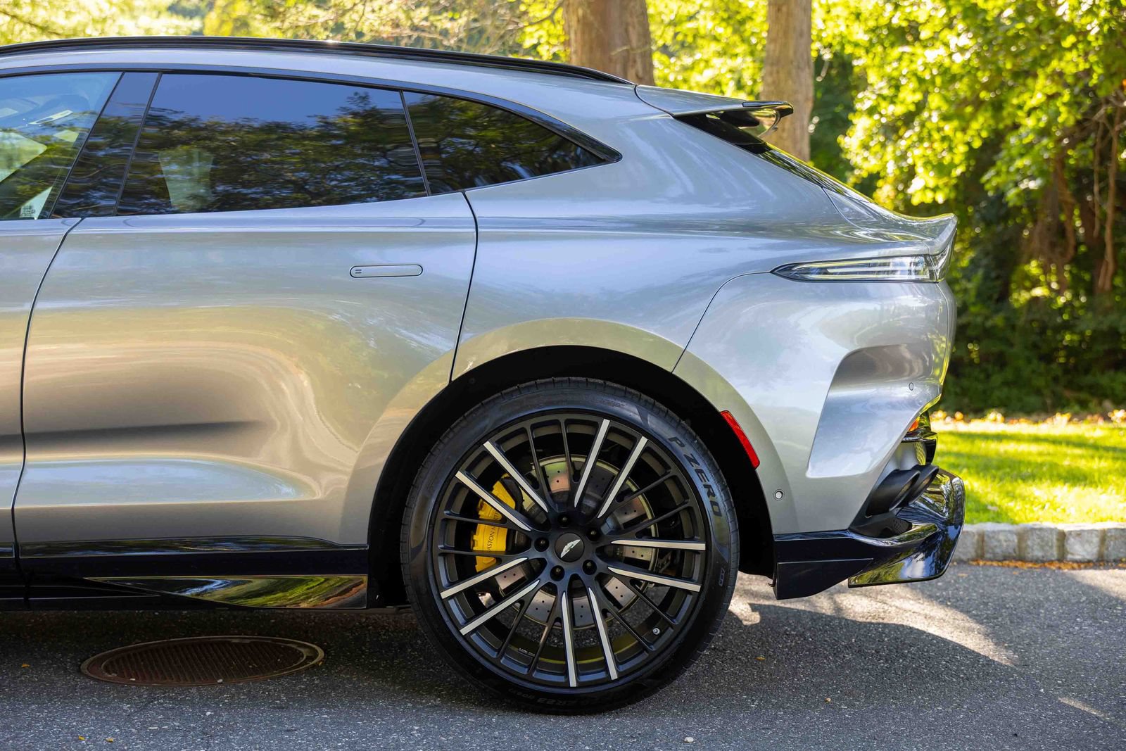 Used 2023 Aston Martin DBX 707 AWD/4WD image 22