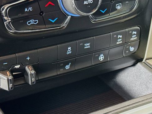 Used 2018 RAM 1500 Big Horn AWD/4WD image 19