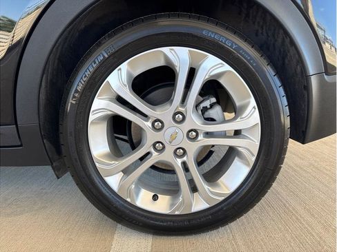 Used 2017 Chevrolet Bolt LT FWD image 25