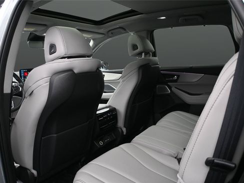 Certified 2026 Acura MDX FWD w/ Technology Package image 10