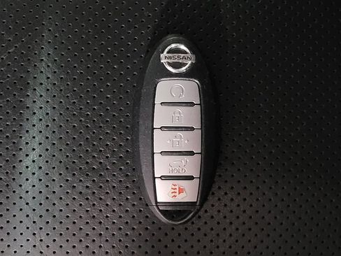 Used 2016 Nissan Murano Platinum w/ Platinum Technology Package FWD image 32