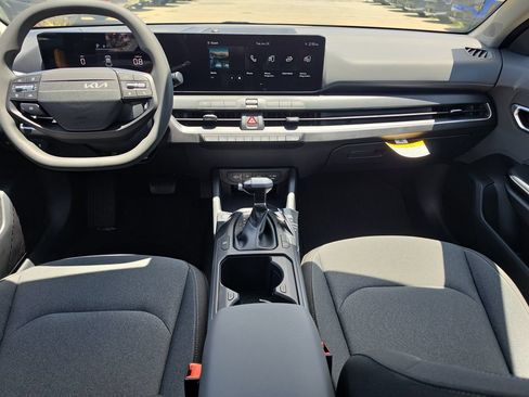 New 2026 Kia K4 FWD image 12