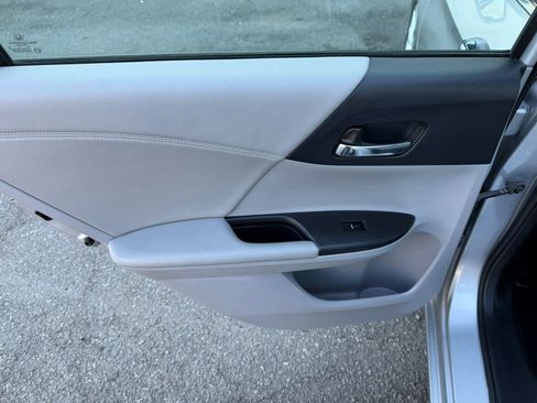Used 2013 Honda Accord EX image 22