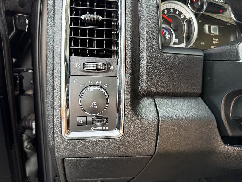 Used 2017 RAM 1500 Laramie w/ Convenience Group AWD/4WD image 17