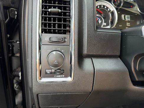 Used 2017 RAM 1500 Laramie w/ Convenience Group AWD/4WD image 17
