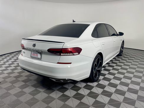 Used 2022 Volkswagen Passat 2.0T R-Line image 5