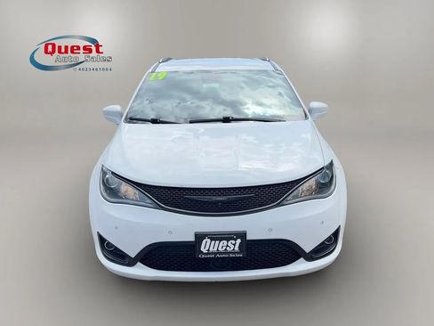 Used 2019 Chrysler Pacifica Touring Plus w/ Advanced Safetytec Group FWD image 8