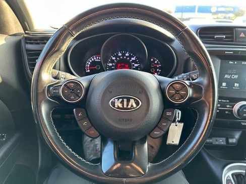 Used 2019 Kia Soul + image 17