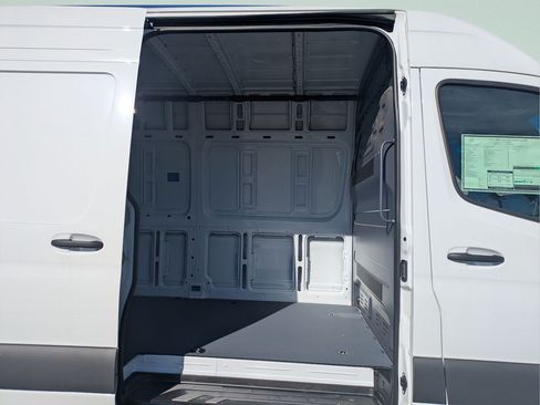 New 2024 Mercedes-Benz Sprinter 3500 image 6