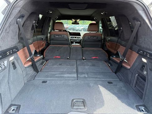 Used 2022 BMW X7 M50i AWD/4WD image 31