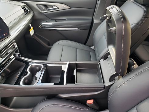 New 2026 Chevrolet Traverse LT w/ Midnight/Sport Edition image 29