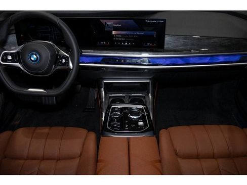 Used 2025 BMW i7 eDrive50 w/ Premium Package image 84