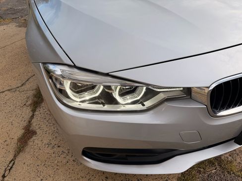 Used 2018 BMW 320i xDrive Sedan image 12
