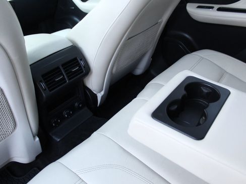 Used 2020 Jaguar F-PACE Prestige AWD/4WD image 21