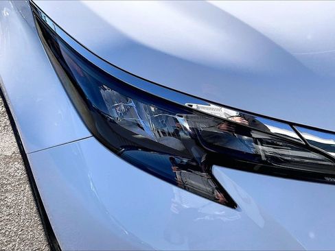 Used 2024 Toyota Sienna LE image 6