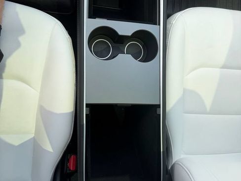 Used 2023 Tesla Model 3 Standard Range RWD image 38