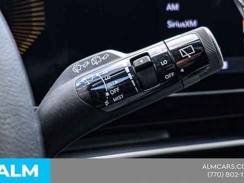 Used 2025 Kia Carnival FWD image 27