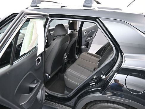 Certified 2024 Hyundai Venue SEL FWD image 11