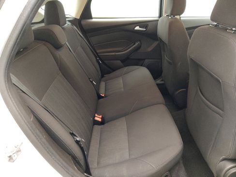 Used 2016 Ford Focus SE FWD image 19