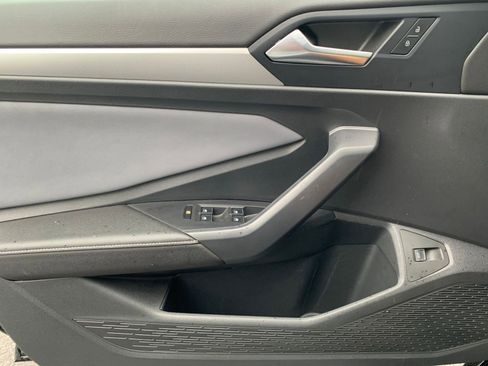 Used 2025 Volkswagen Jetta SE image 20