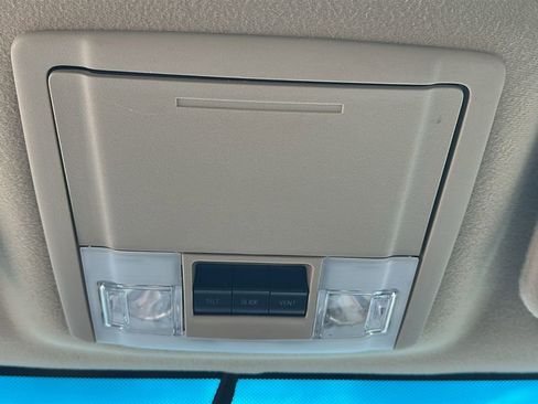 Used 2017 Ford Expedition EL XLT w/ Equipment Group 202A RWD image 28